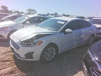 2020 Ford Fusion 3FA6P0HD3LR252302