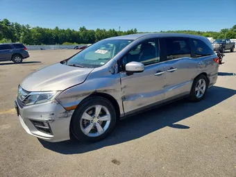 2018 Honda Odyssey 5FNRL6H74JB065973