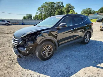 2017 Hyundai Santa Fe 5NMZUDLB8HH025157