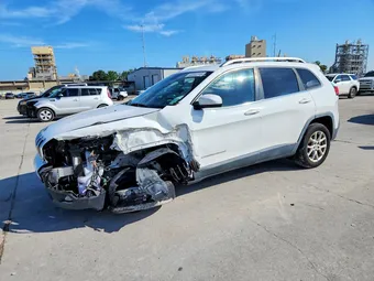 2018 Jeep Cherokee 1C4PJLLB3JD544402
