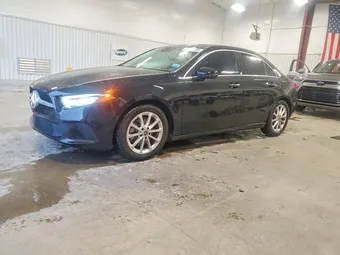 2019 Mercedes-Benz A-Class WDD3G4EB4KW001569