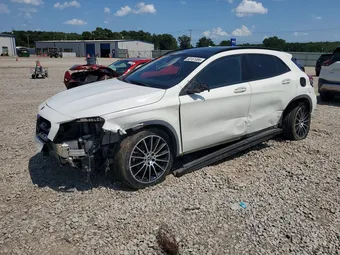 2018 Mercedes-Benz GLA-Class WDCTG4GB2JJ379614