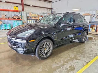 2017 Porsche Cayenne WP1AA2A21HKA80923