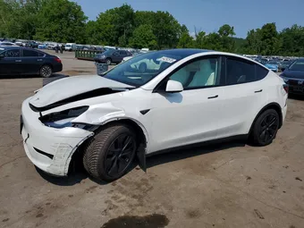 2025 Tesla Model Y 7SAYGAEE7SF288311