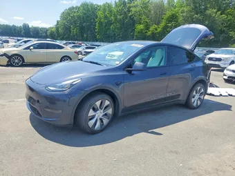 2024 Tesla Model Y 7SAYGDEE0RA277191