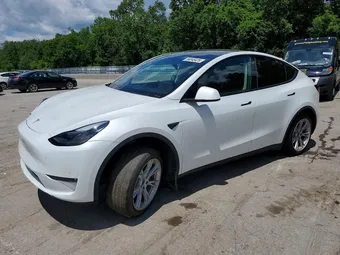 2023 Tesla Model Y 7SAYGDEE7PF674980