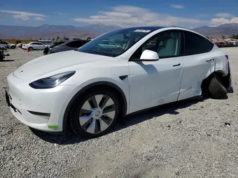 2023 Tesla Model Y 7SAYGAEE4PF588444
