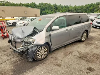 2017 Toyota Sienna 5TDYZ3DC6HS851405