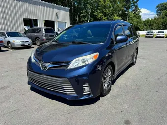 2018 Toyota Sienna 5TDYZ3DC4JS950391