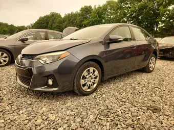 2015 Toyota Corolla 5YFBURHE8FP251378