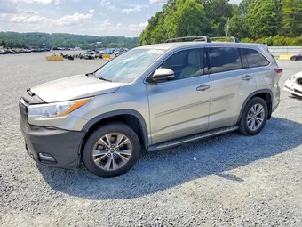 2016 Toyota Highlander 5TDBKRFH0GS313044