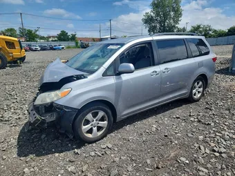 2015 Toyota Sienna 5TDKK3DC3FS581251