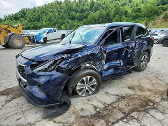 2022 Toyota Highlander 5TDHZRBH2NS178481