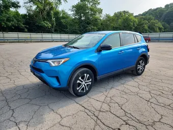 2017 Toyota RAV4 JTMZFREV7HJ148473
