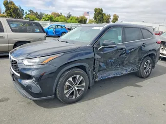 2022 Toyota Highlander 5TDHBRCH0NS548863