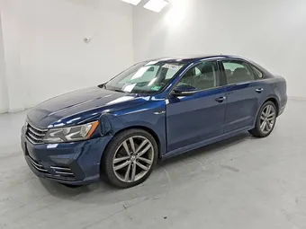 2018 Volkswagen Passat 1VWAA7A33JC010327
