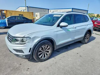 2018 Volkswagen Tiguan 3VV3B7AX9JM038936