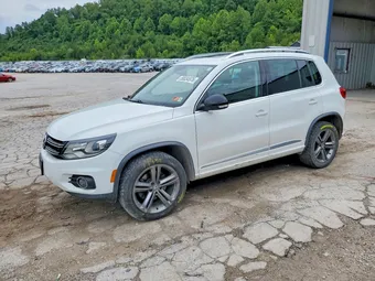 2017 Volkswagen Tiguan WVGUV7AXXHK039438