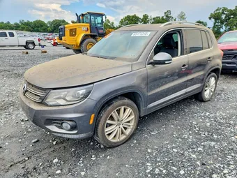 2016 Volkswagen Tiguan WVGAV7AX6GW524217