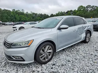 2018 Volkswagen Passat 1VWBA7A3XJC039327