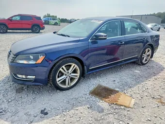 2015 Volkswagen Passat 1VWBT7A30FC066117