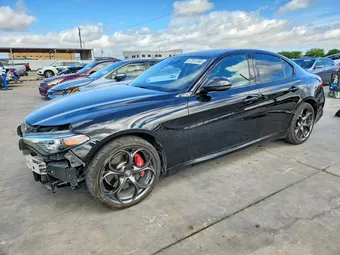 2018 Alfa Romeo ZARFAEEN0J7597447