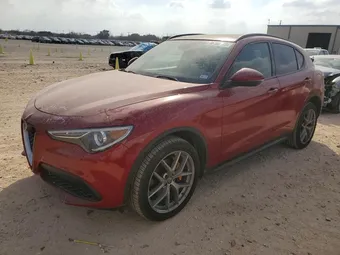 2018 Alfa Romeo ZASFAKNN5J7B89056