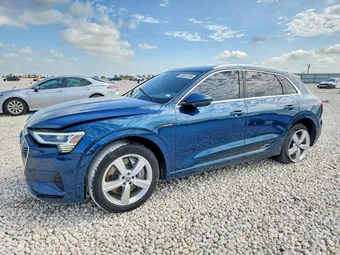 2019 Audi e-tron WA1LAAGE1KB021698