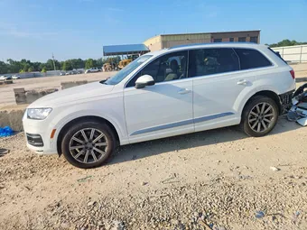 2019 Audi Q7 WA1LAAF70KD013888