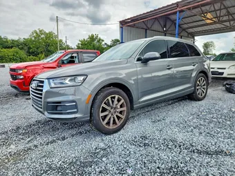2017 Audi Q7 WA1AAAF76HD019727