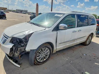 2015 Chrysler Town & Country 2C4RC1CG2FR656874