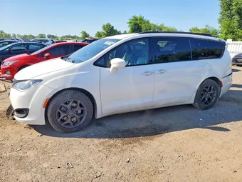 2020 Chrysler Pacifica 2C4RC1BG1LR290354