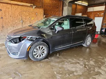 2017 Chrysler Pacifica 2C4RC1BG9HR785537