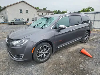 2018 Chrysler Pacifica 2C4RC1GG8JR323372