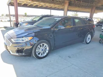 2019 Ford Fusion 3FA6P0SU4KR201737