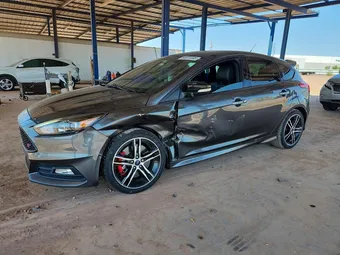 2016 Ford Focus 1FADP3L93GL315558