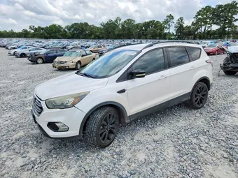 2017 Ford Escape 1FMCU9JDXHUA81323