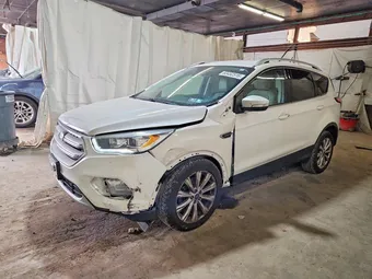 2018 Ford Escape 1FMCU9J92JUB21279
