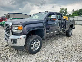 2016 GMC 1GT12TE89GF116643