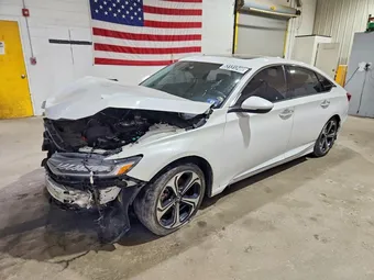 2018 Honda Accord 1HGCV1F92JA013677