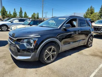 2023 Kia Niro KNDCP3LE9P5099383