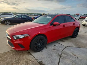 2019 Mercedes-Benz A-Class WDD3G4EB3KW025104