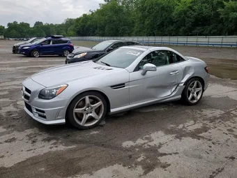 2016 Mercedes-Benz SLK-Class WDDPK3JA5GF118348