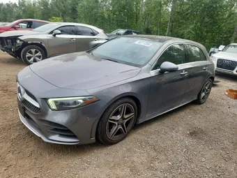 2022 Mercedes-Benz A-Class W1K3F4HB5NJ357464