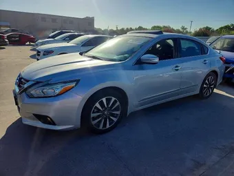 2017 Nissan Altima 1N4AL3AP5HC115881