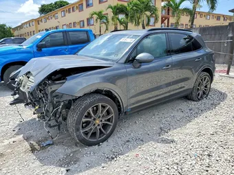 2022 Porsche Cayenne WP1AA2AY4NDA04083