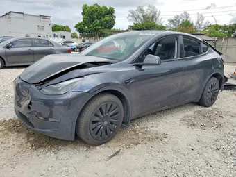 2024 Tesla Model Y 7SAYGDEE7RA222575