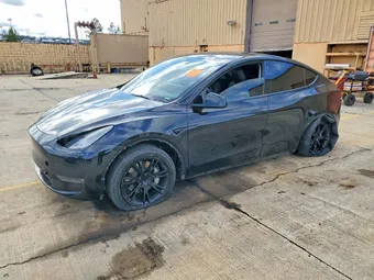 2021 Tesla Model Y 5YJYGDED4MF109747