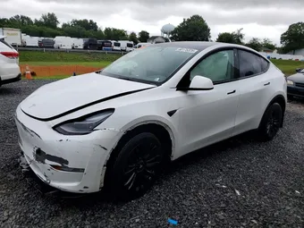 2023 Tesla Model Y 7SAYGDEE5PF687789