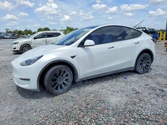 2024 Tesla Model Y 7SAYGDEE8RA240261